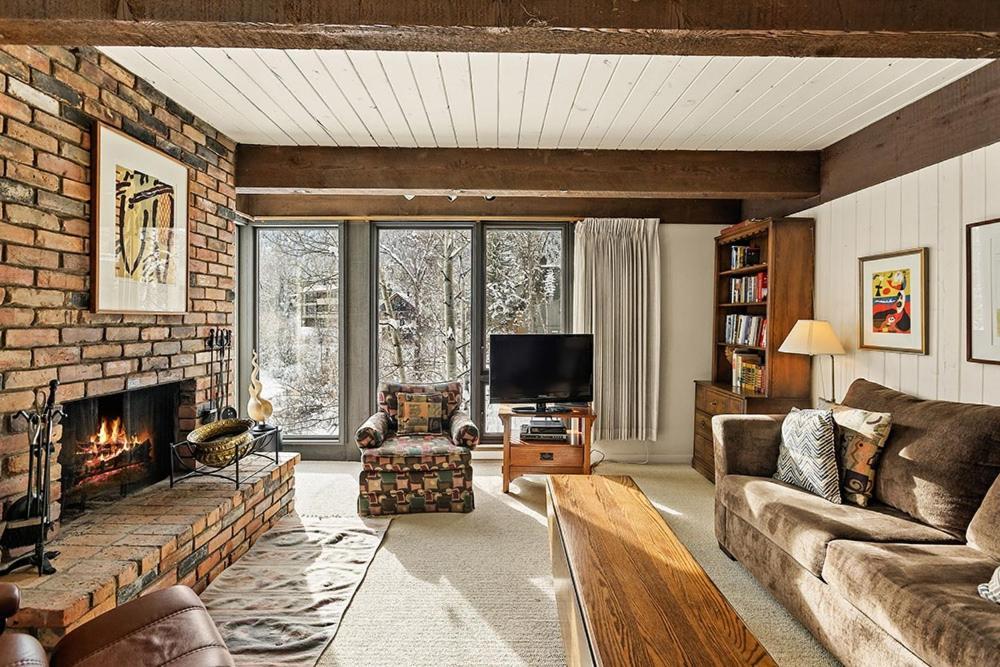 Chateau Roaring Fork Unit 29, Sunny, Corner Condo With River Views Аспън Екстериор снимка